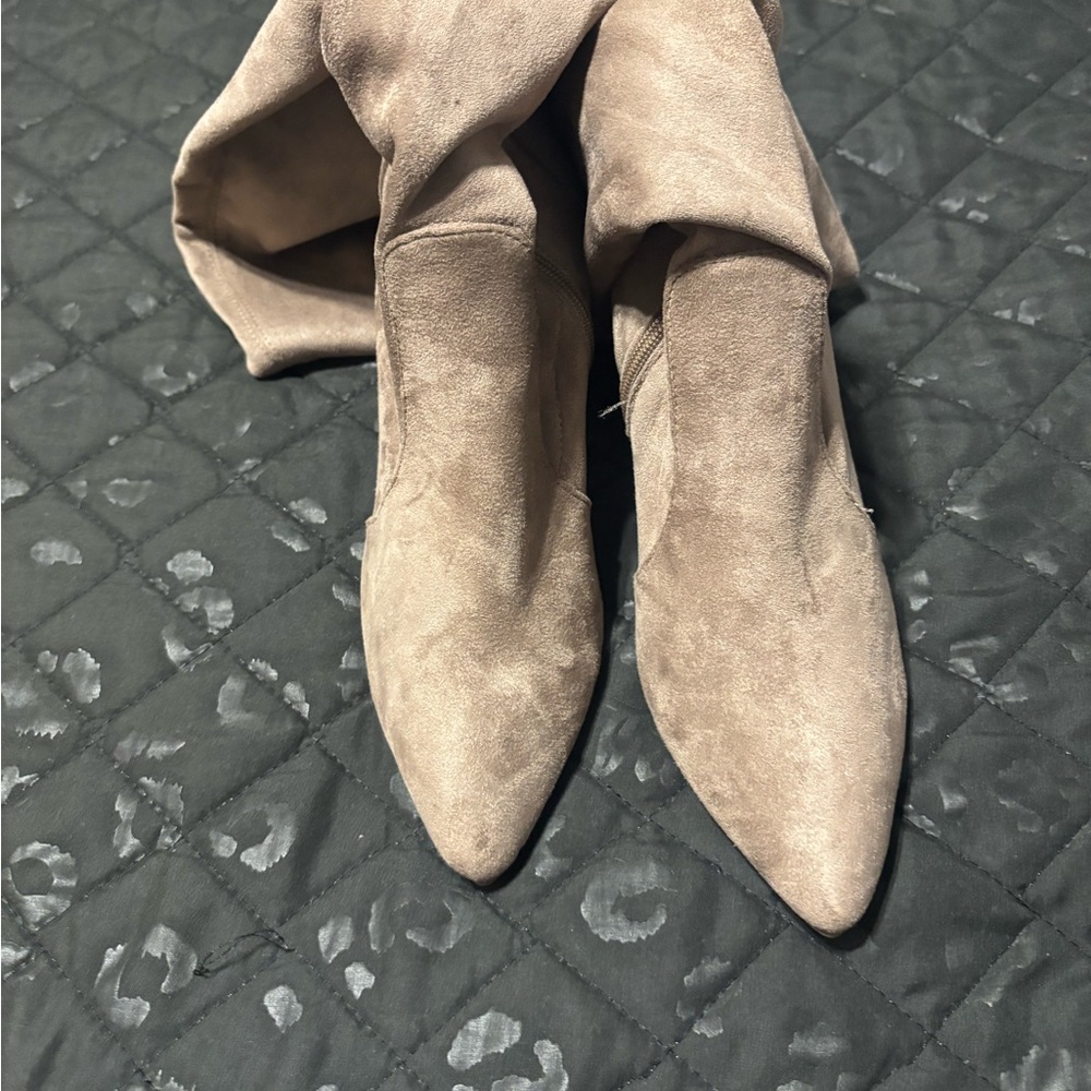 Chic Taupe Suede Boots